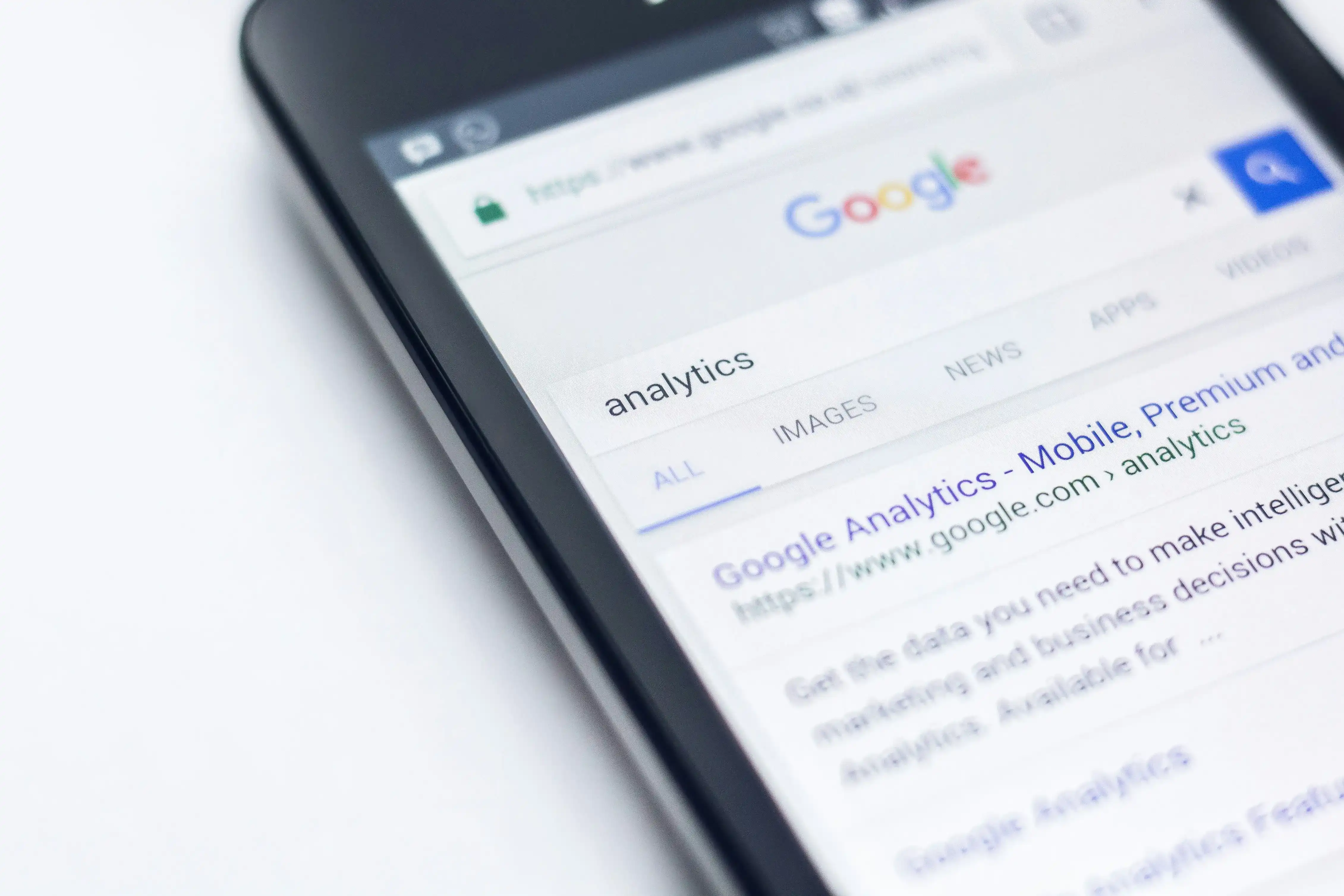 digital marketing to reach the social experiences by hoffstee